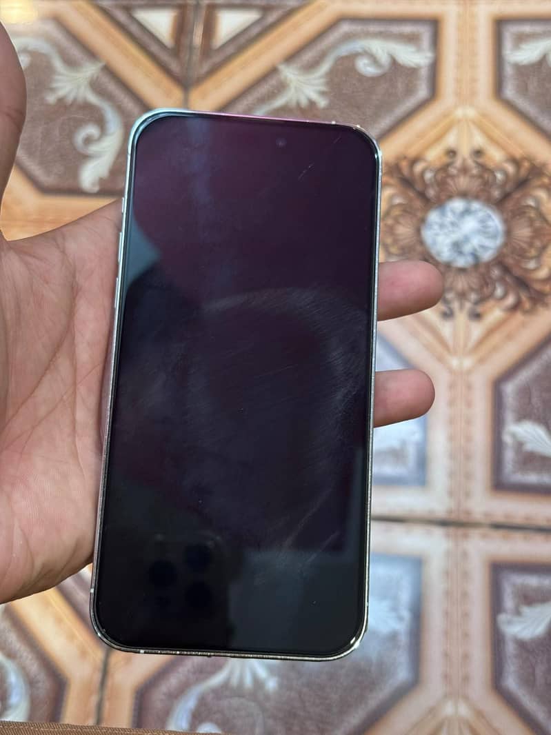 Apple iPhone 14 Pro Max 1