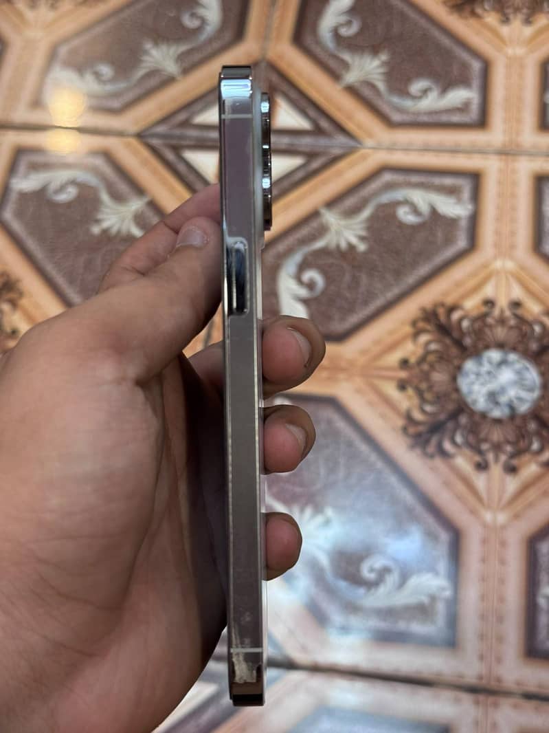 Apple iPhone 14 Pro Max 2