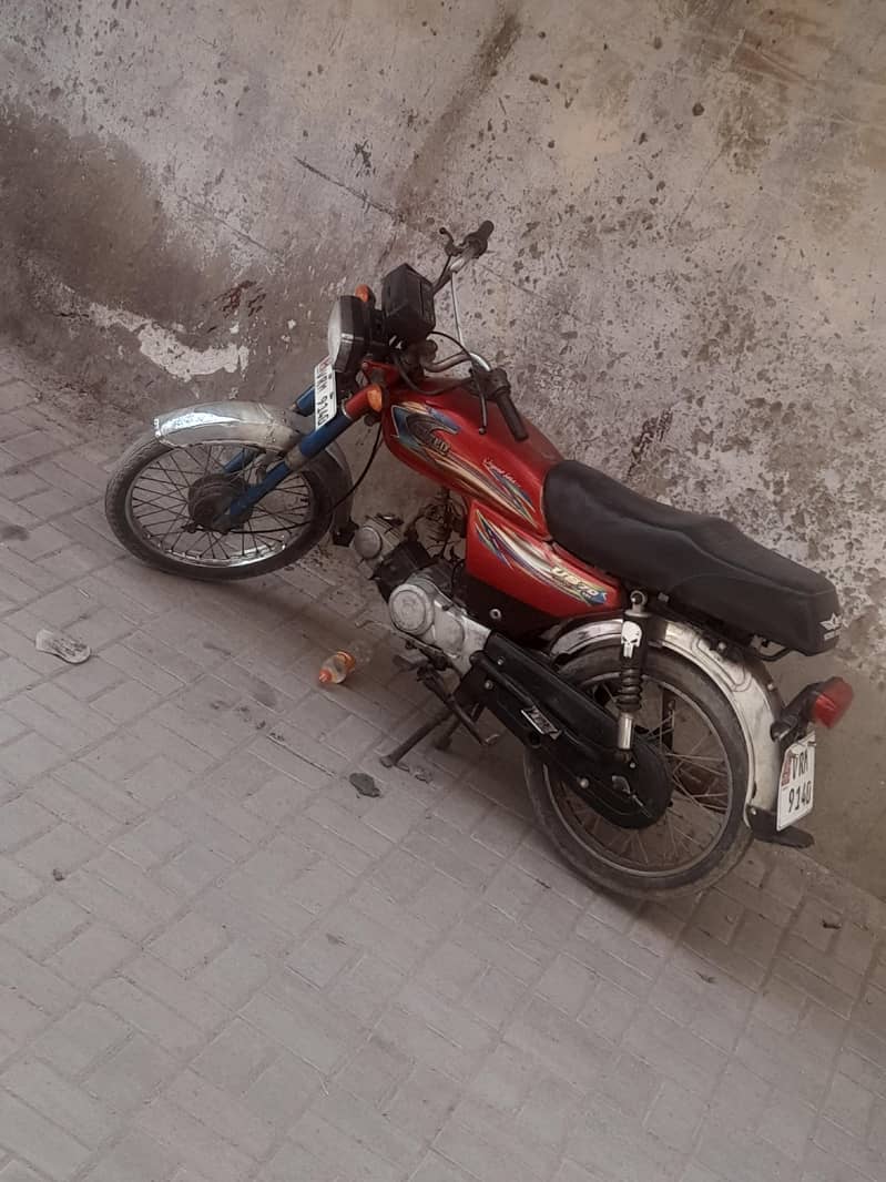 بائک اوکے ہے کراچی میں ہے گلبائی چوک شیرشاہ پر 0