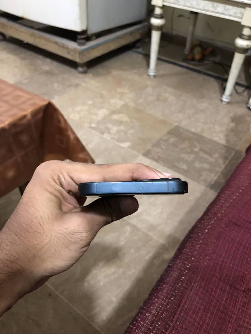 Apple iPhone 13 4
