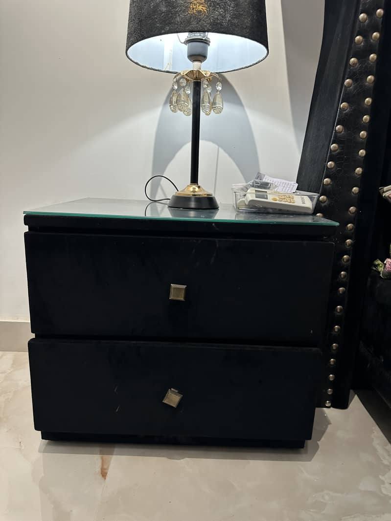 Bed set with dressing and console 6