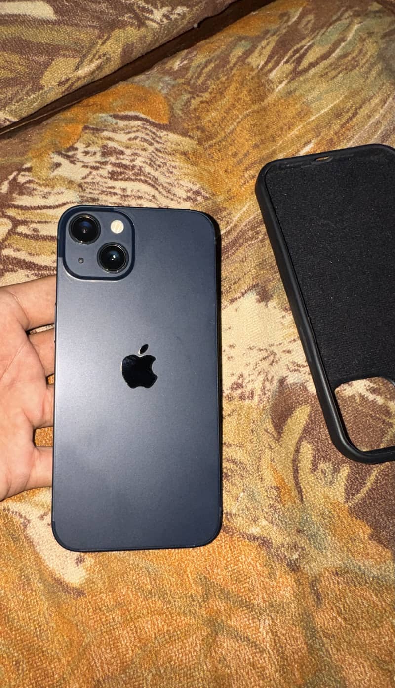Apple iPhone 13 0