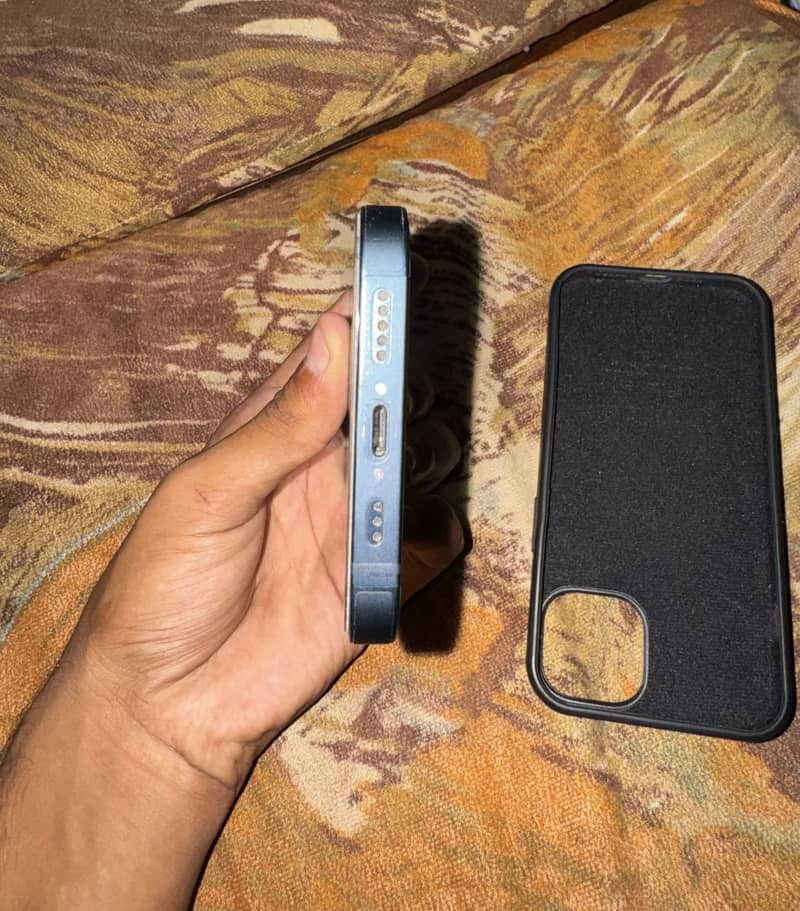 Apple iPhone 13 3