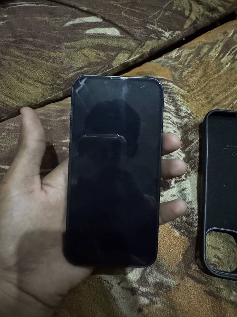 Apple iPhone 13 7