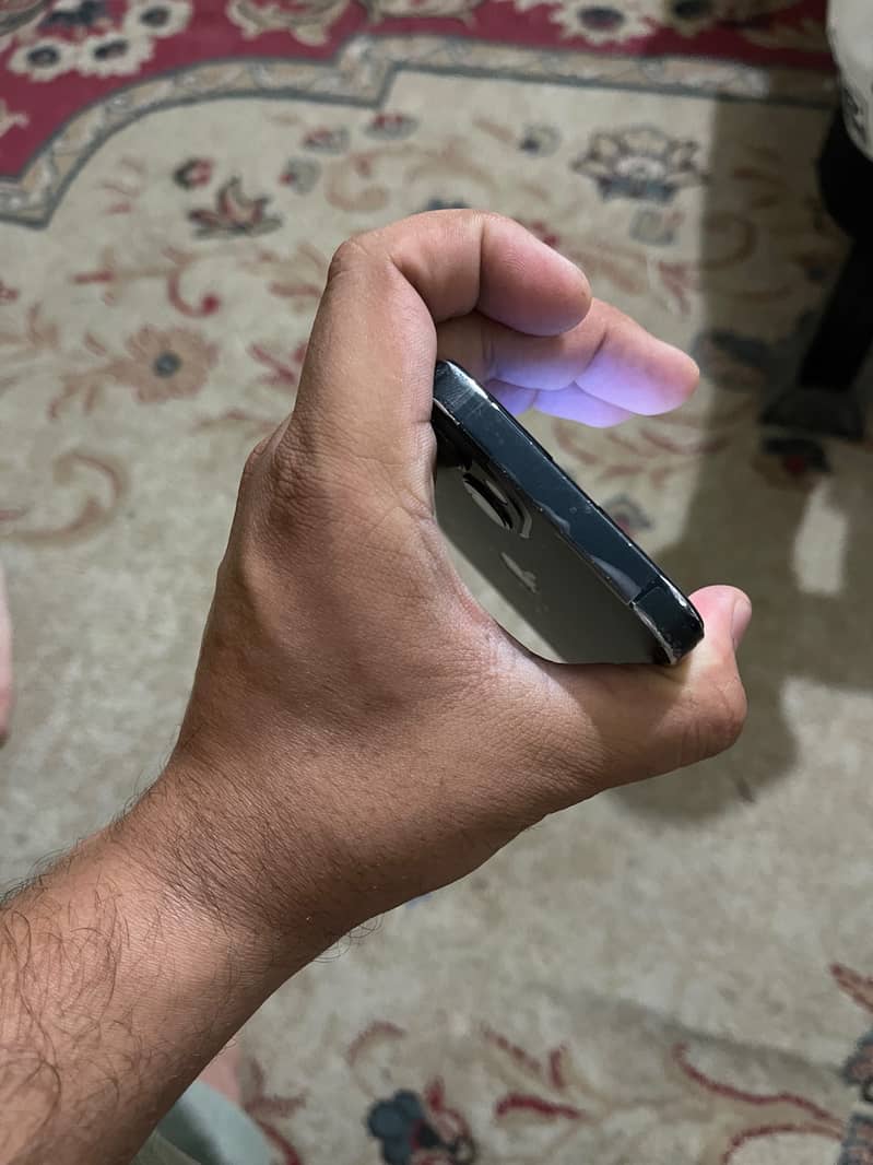 Apple iPhone 13 1