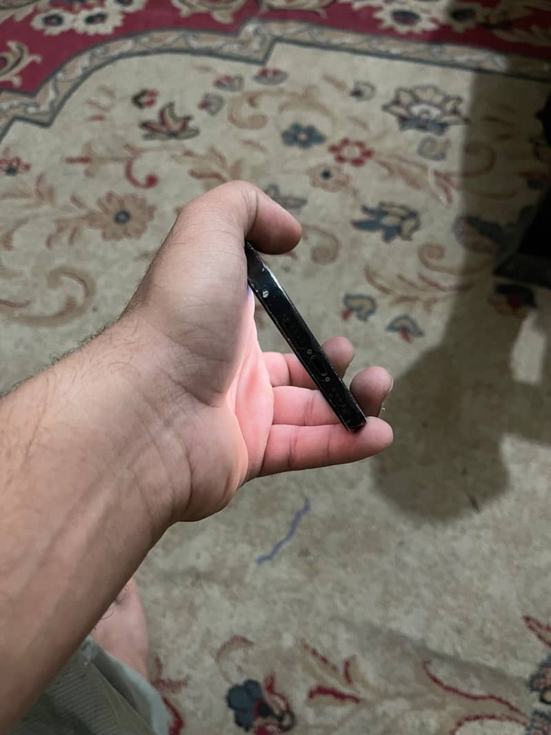 Apple iPhone 13 7