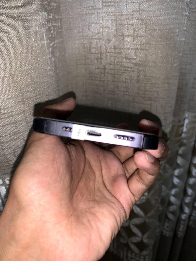 Apple iPhone 14 Pro 2