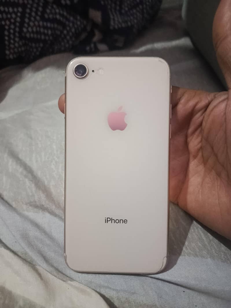 Apple iPhone 8 1