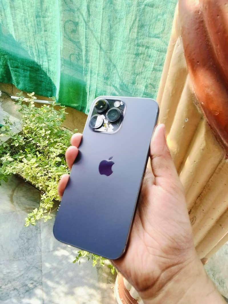 Apple iPhone 14 Pro Max 0