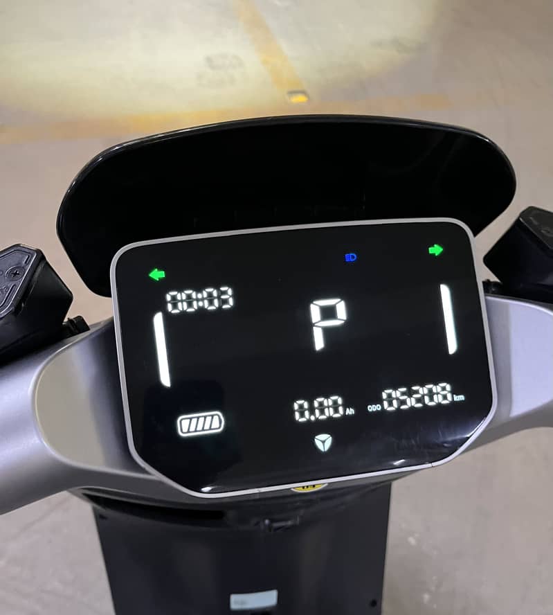 Yadea E-POC H 4