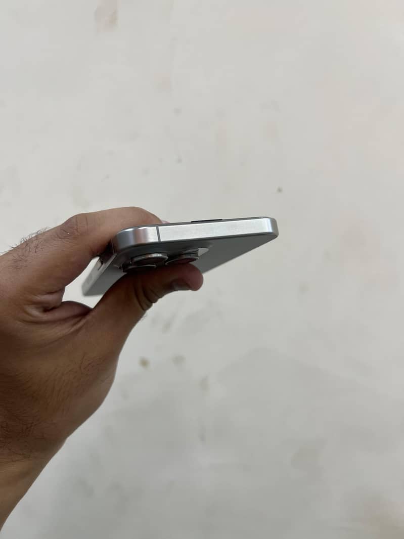 Apple iPhone 15 Pro Max 3