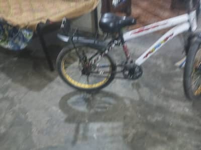 Streethawk kids bicycle in white colour
