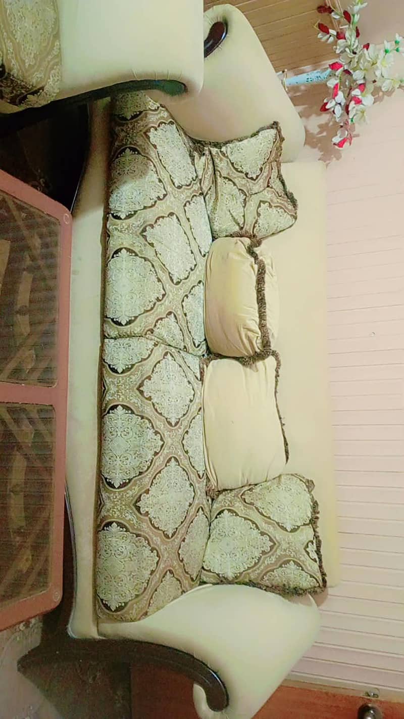 sofa sat 2
