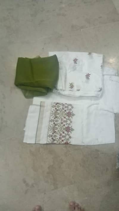 Green & White Embroidered Unstitched 3-Piece Suit