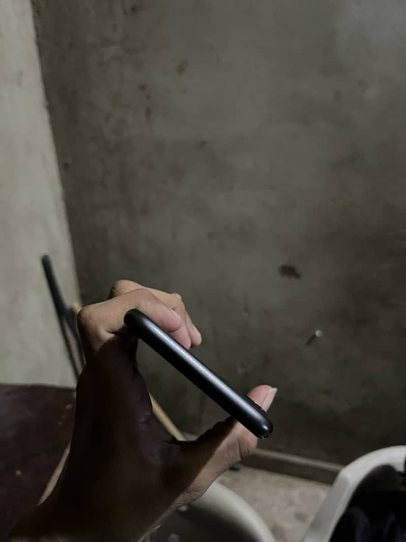 Apple iPhone 11 5