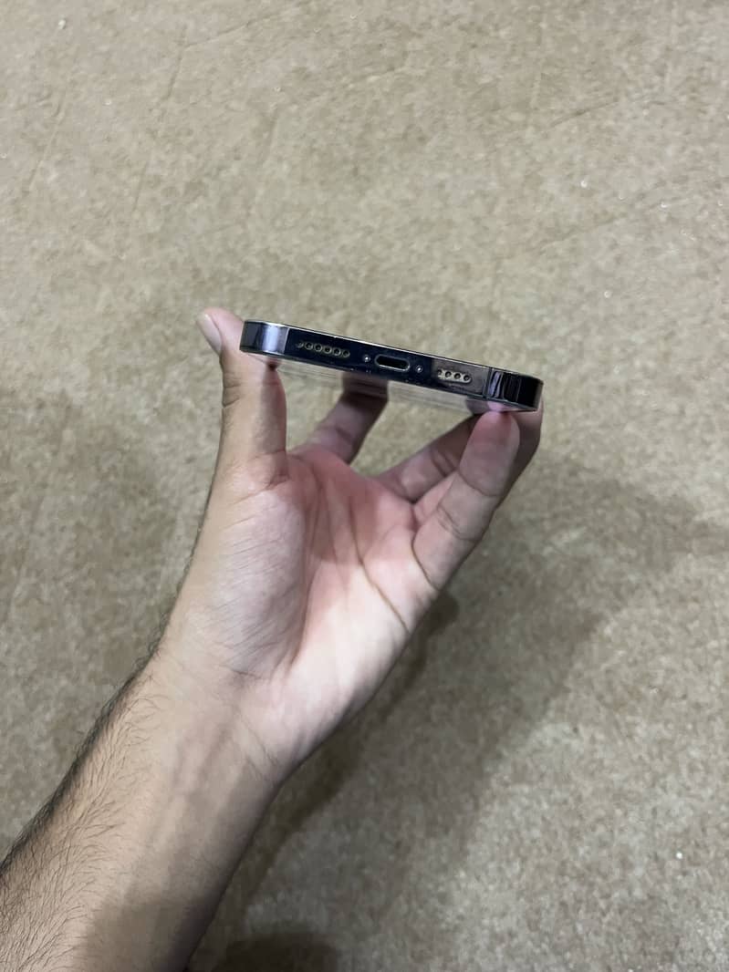 Apple iPhone 14 Pro Max 4