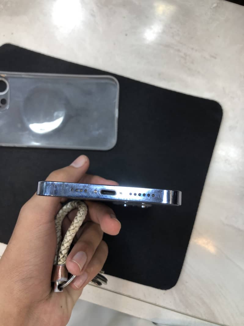 Apple iPhone 13 Pro Max 3