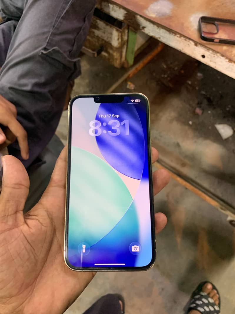 Apple iPhone 13 Pro 6