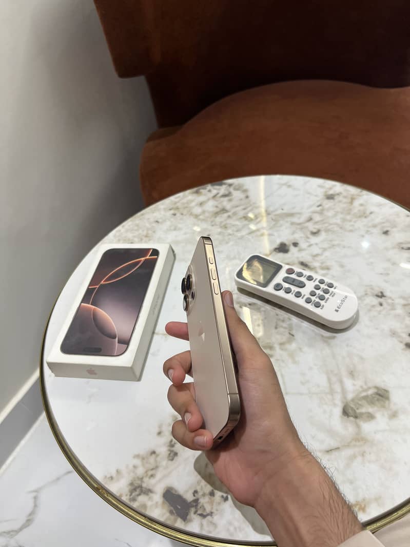 Apple iPhone 16 Pro Max 1