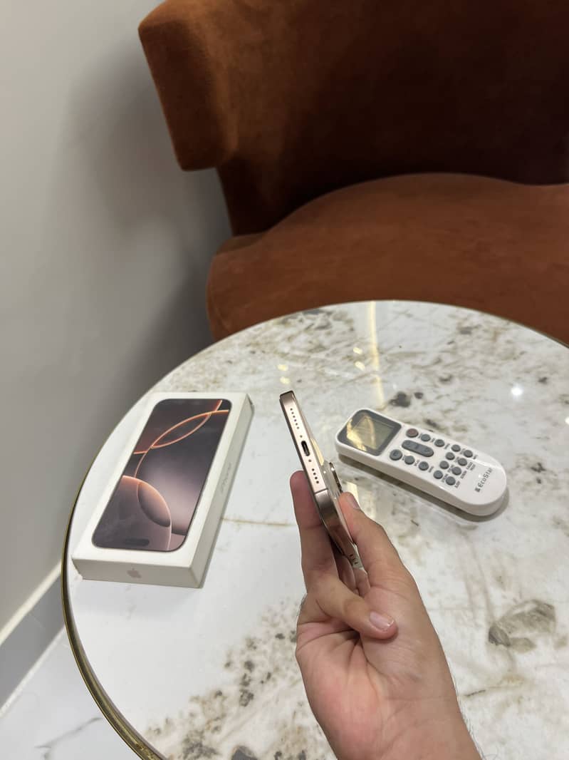 Apple iPhone 16 Pro Max 3