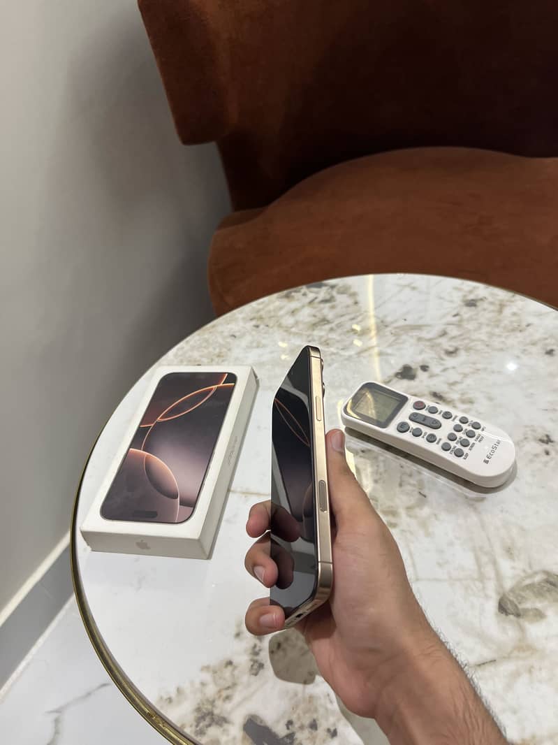 Apple iPhone 16 Pro Max 4