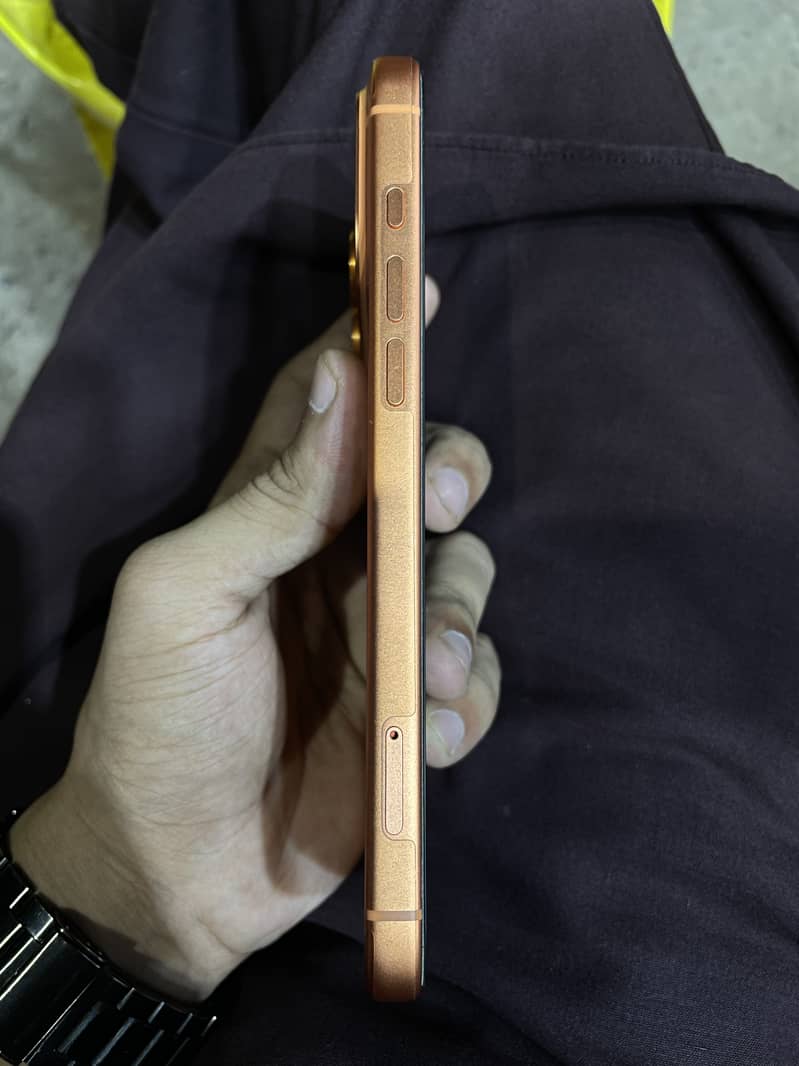 Apple iPhone 17 Pro Max 2