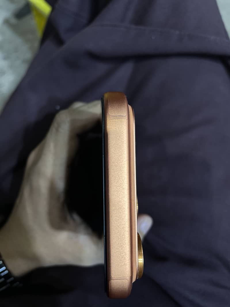 Apple iPhone 17 Pro Max 5