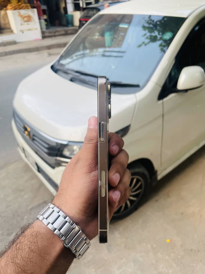 Apple iPhone 14 Pro Max 2