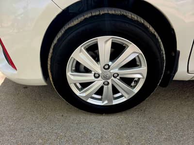 Toyota Vitz Hybrid Pearl White