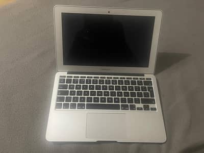 MacBook Air 2015 13 inch 4GB 128GB - With Charger - Lahore