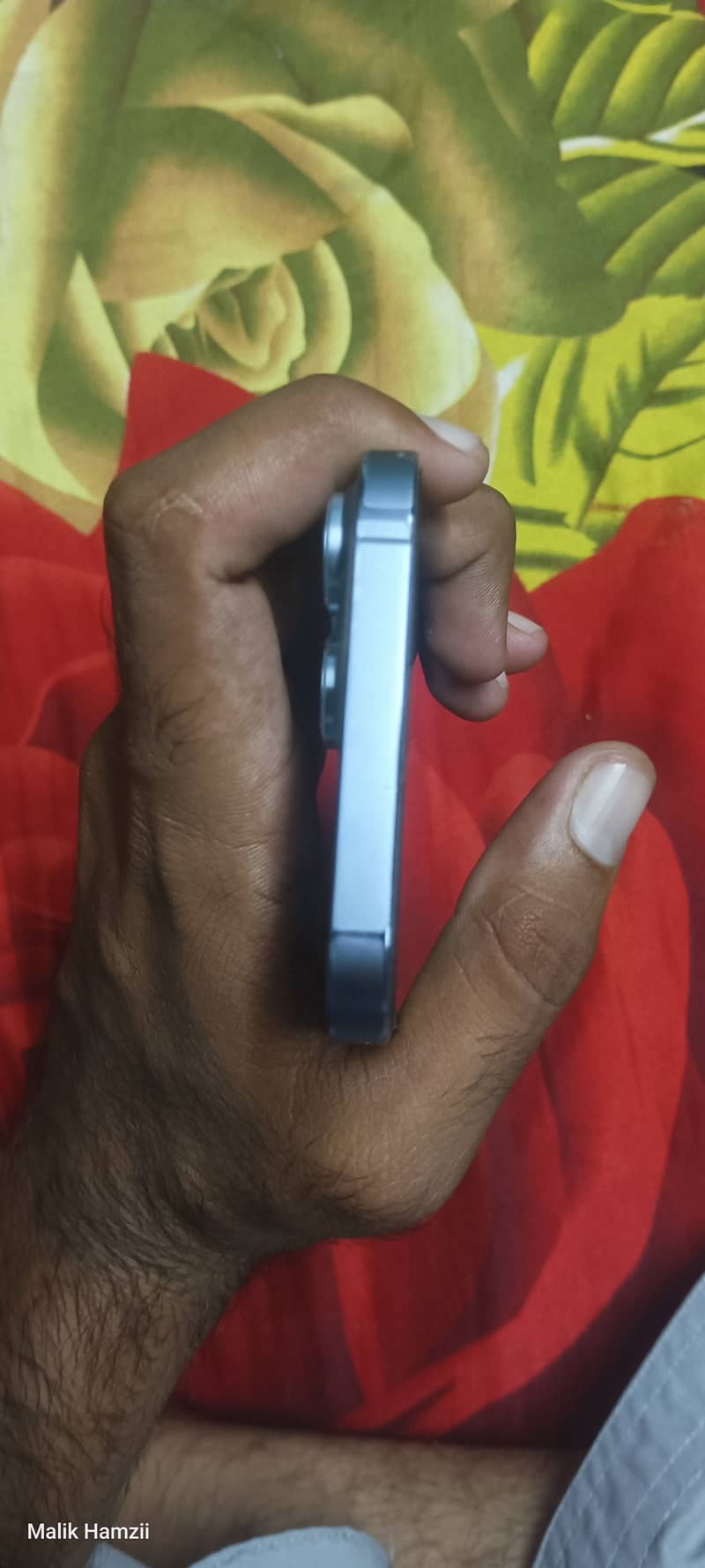 Apple iPhone 13 Pro Max 2