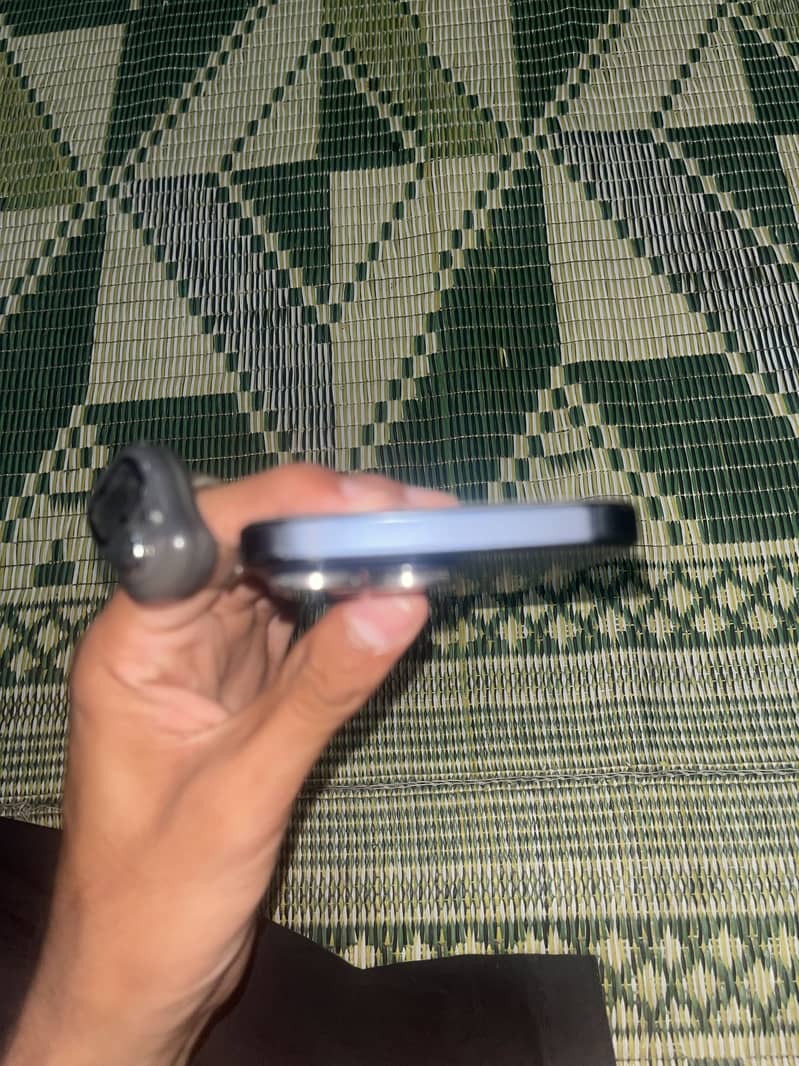 Apple iPhone 15 Pro Max 6