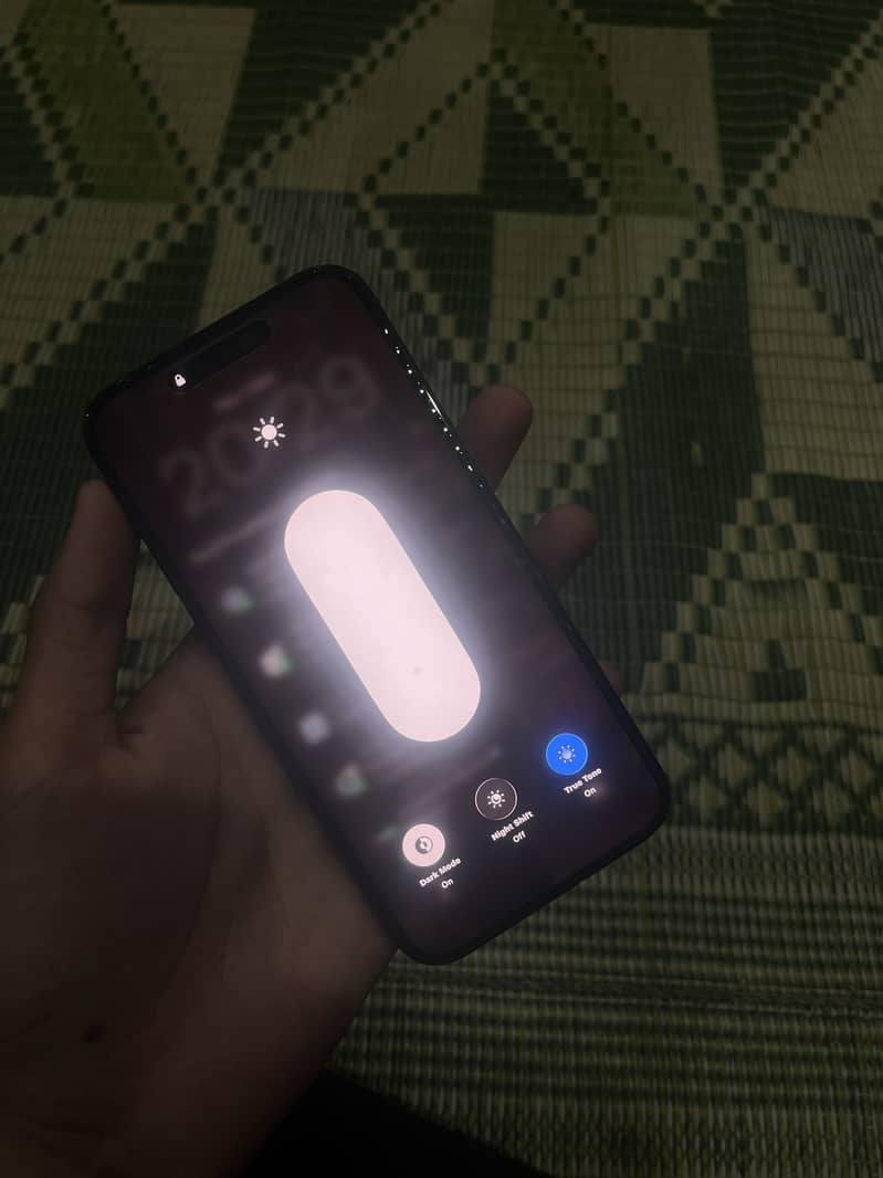 Apple iPhone 15 Pro Max 2