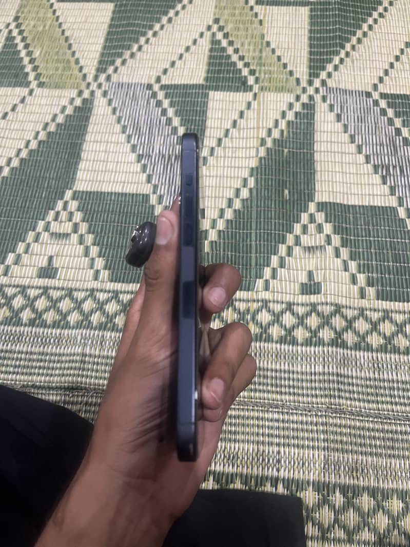 Apple iPhone 15 Pro Max 3