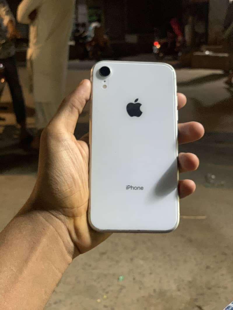 Apple iPhone XR 0