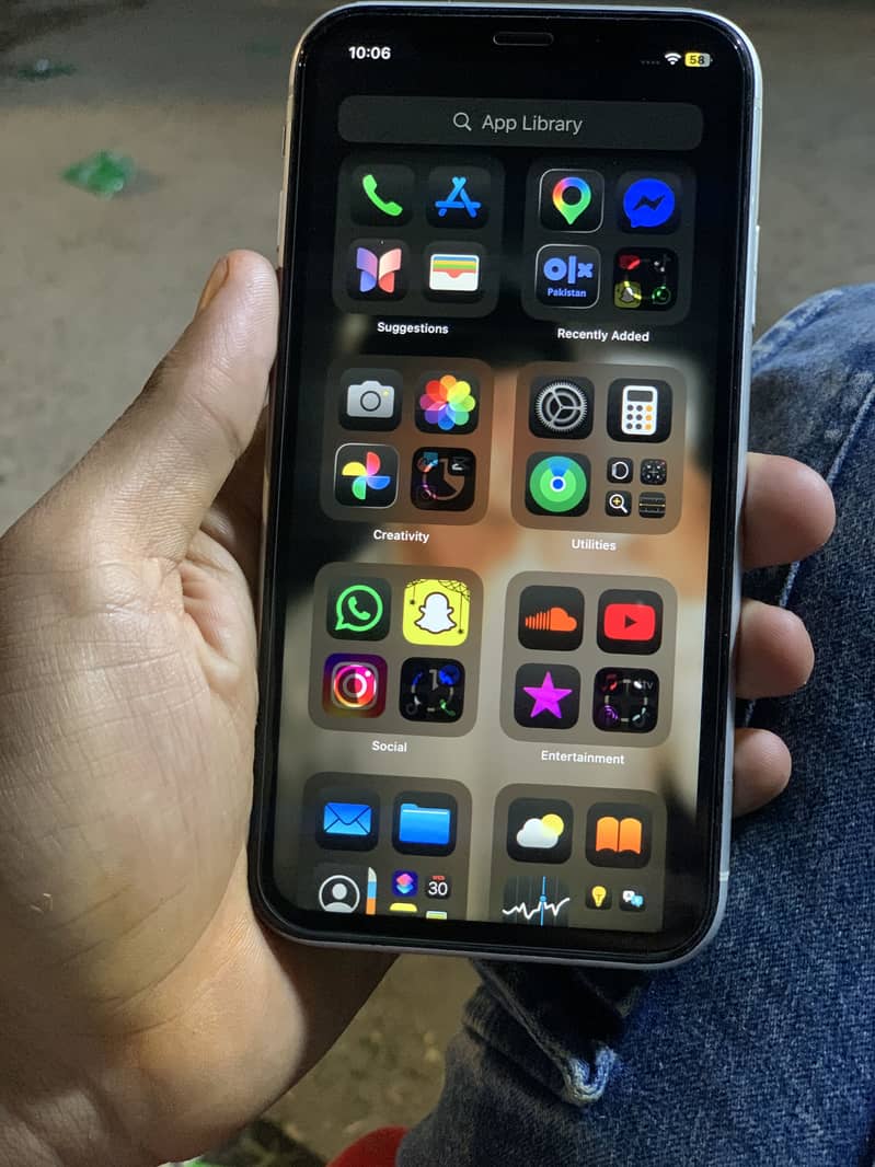 Apple iPhone XR 8