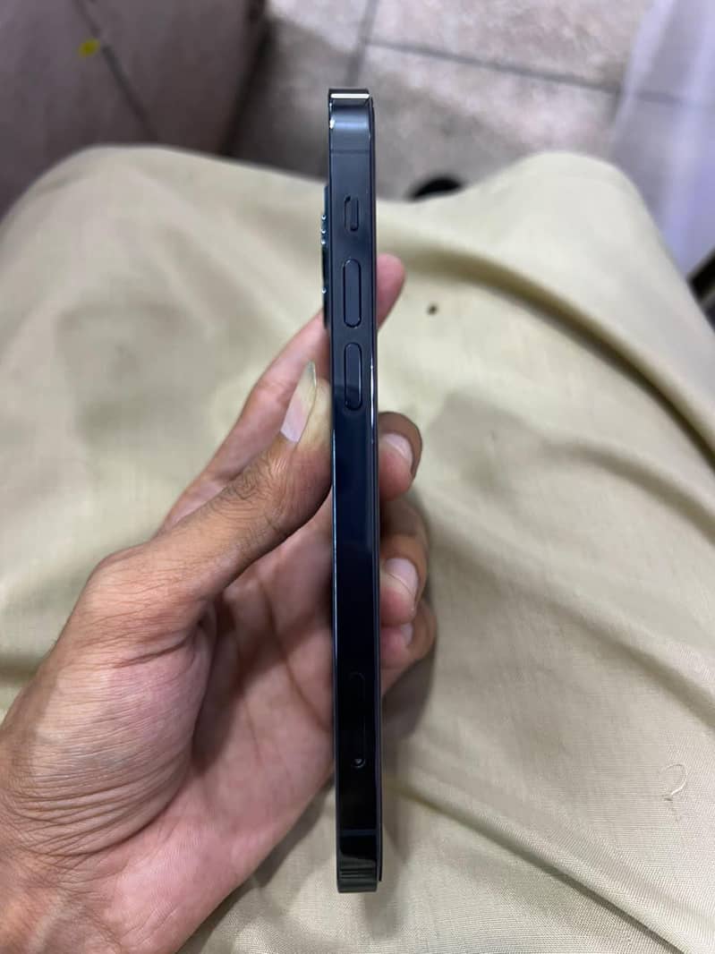 Apple iPhone 12 Pro 2
