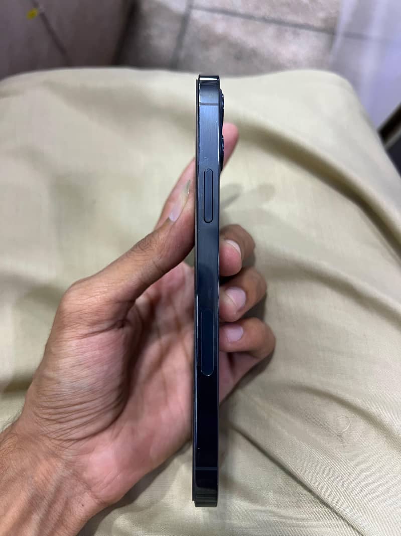 Apple iPhone 12 Pro 3