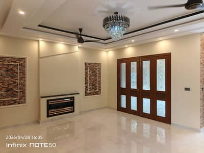 10 MARLA BRAND NEW DESIGNER HOUSE FOR SALE IN IEP TOWN