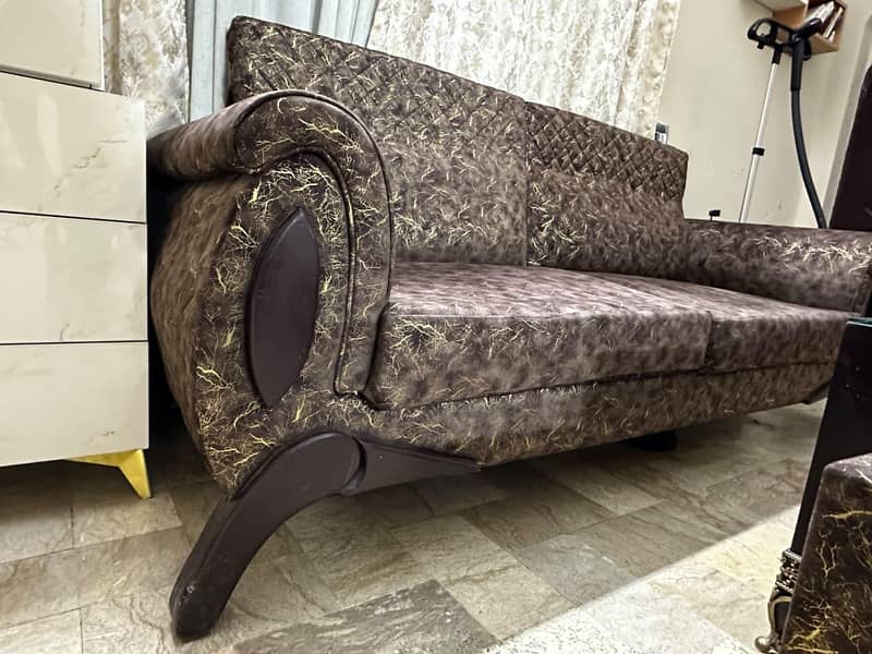 3 Seater sofa Set with table & 3 stools 5