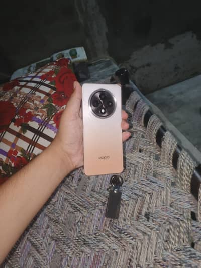 OPPO Reno12 F