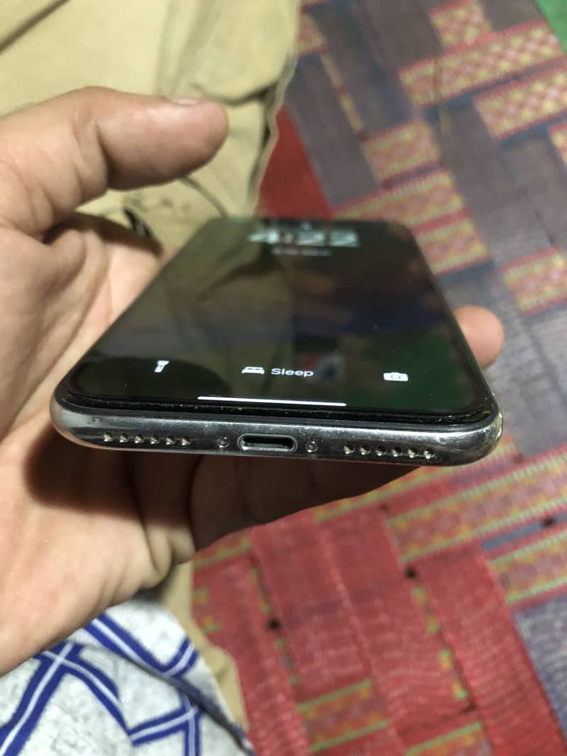 Apple iPhone X 5