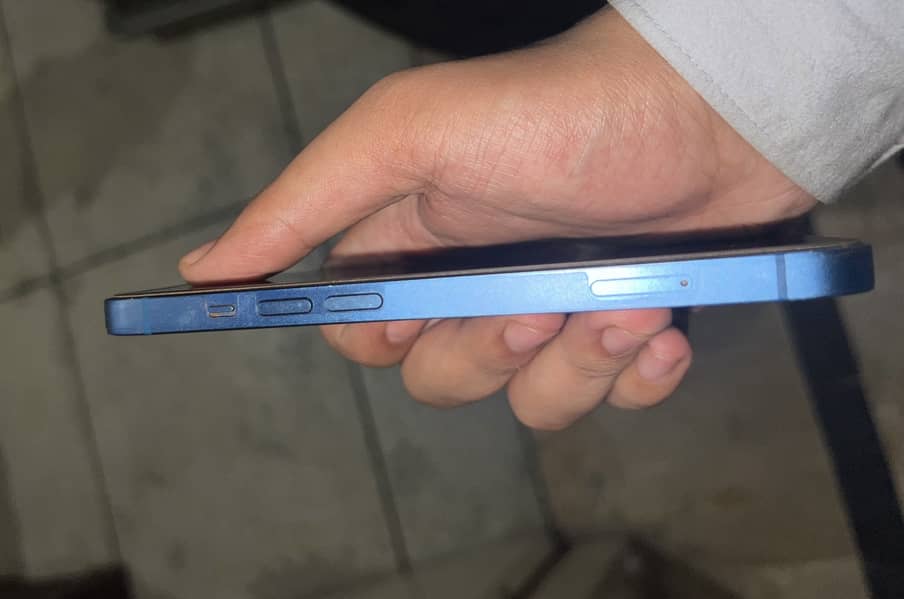 Apple iPhone 13 3