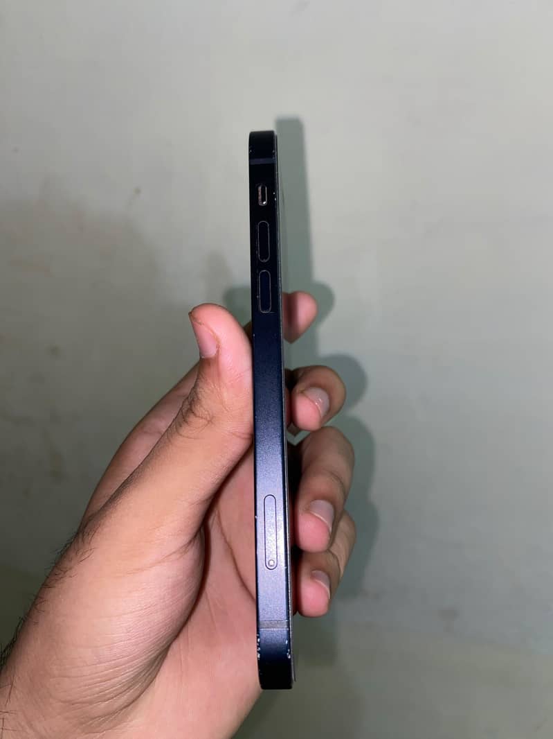 Apple iPhone 12 3