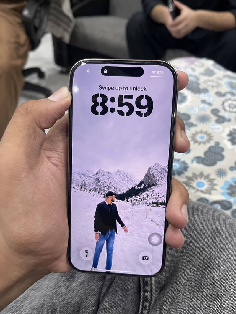 Apple iPhone 16 Pro 10/10 condition 1