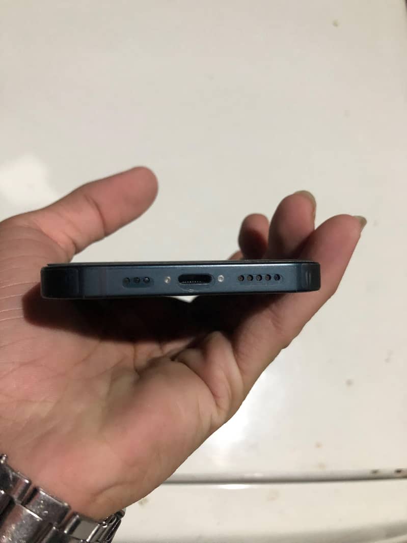 Apple iPhone 13 3