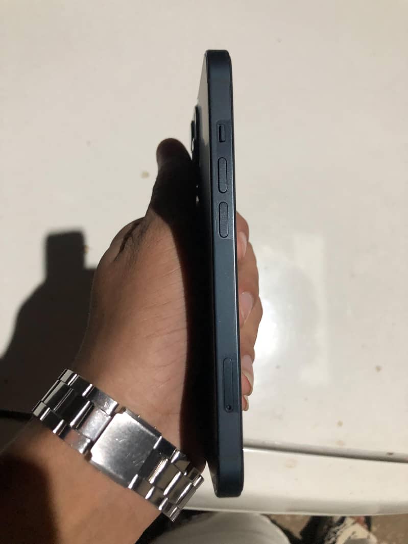 Apple iPhone 13 6