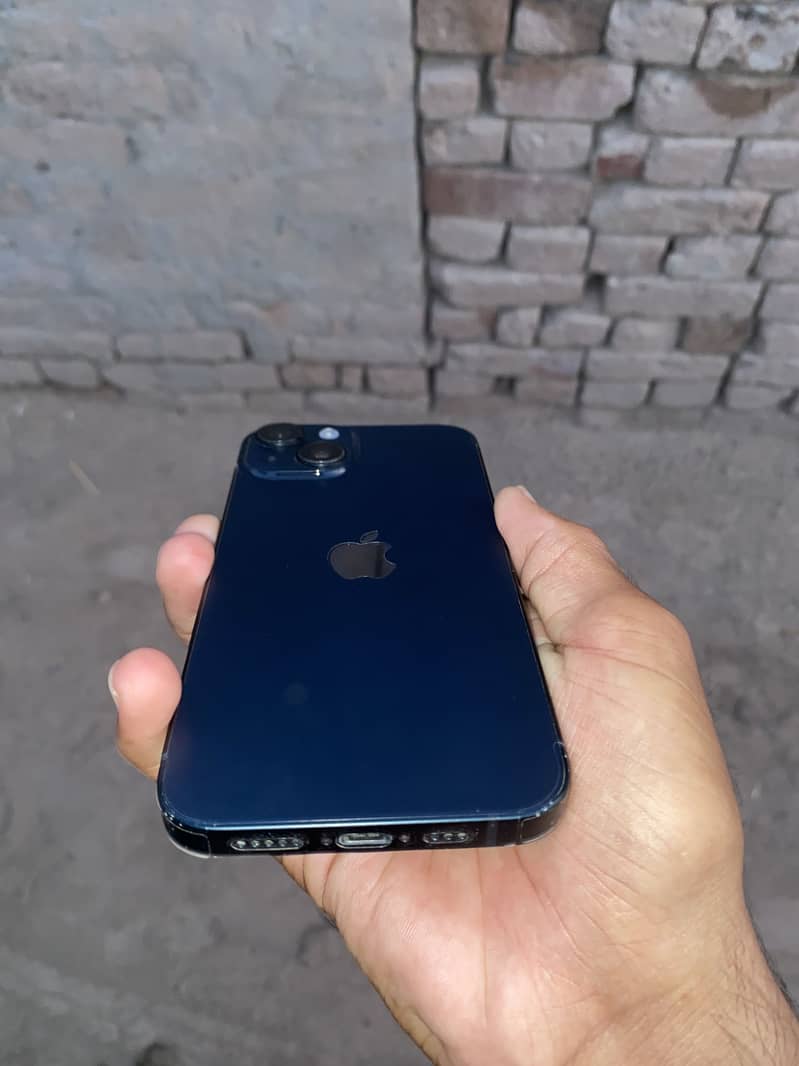 Apple iPhone 14 3