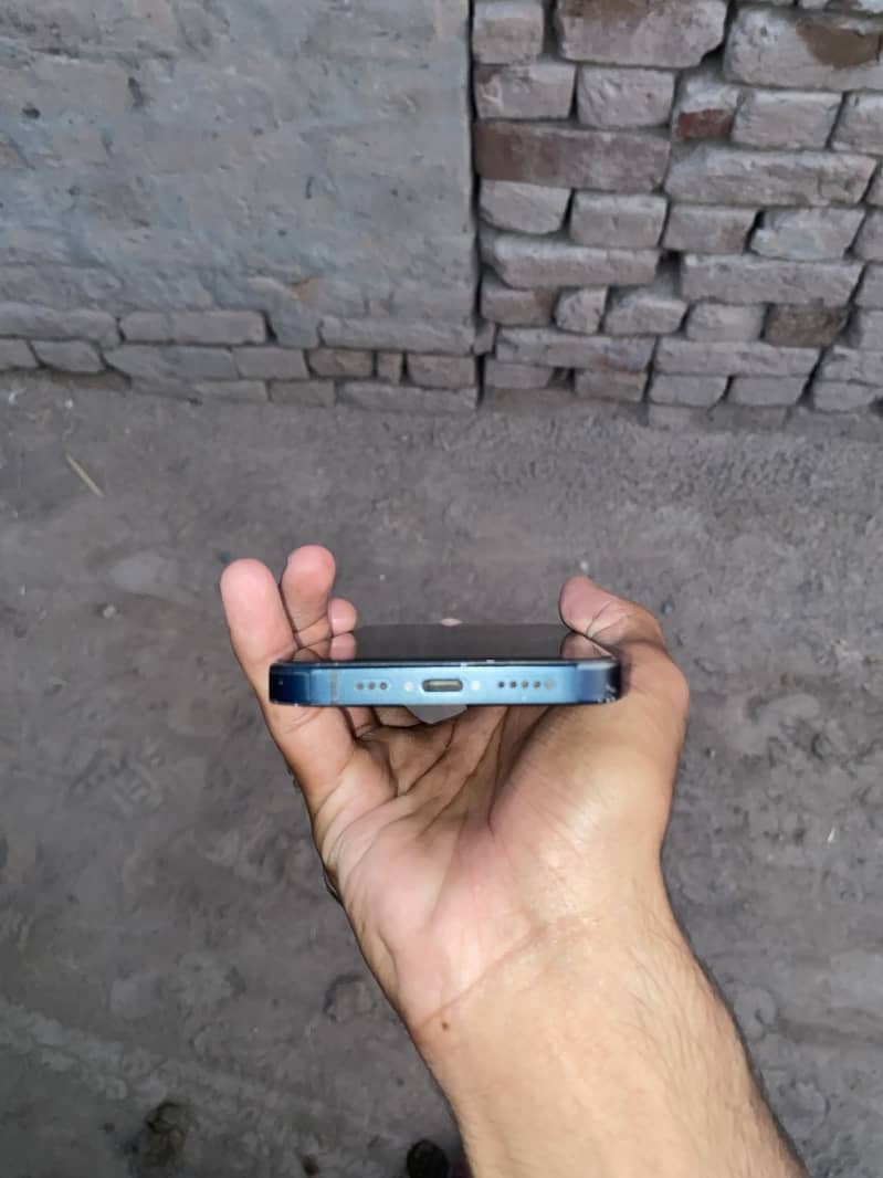 Apple iPhone 14 5