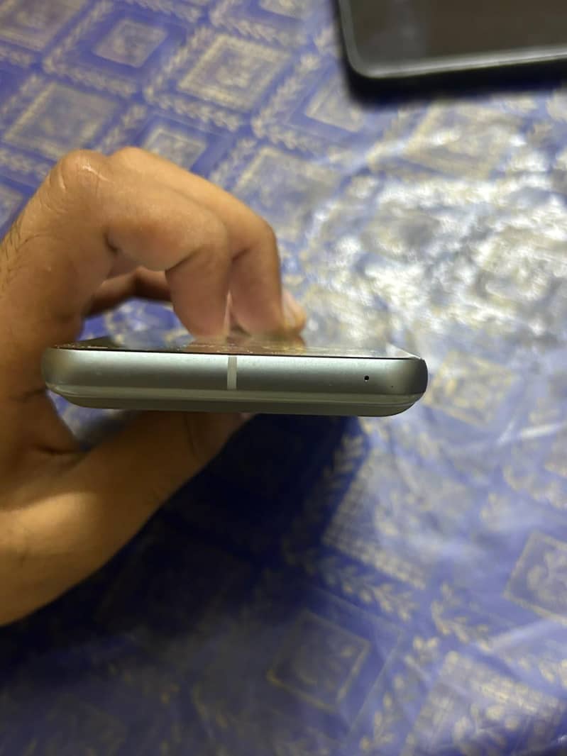 Google Pixel 8 2